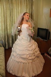 Продам эксклюзивное свадебное платье